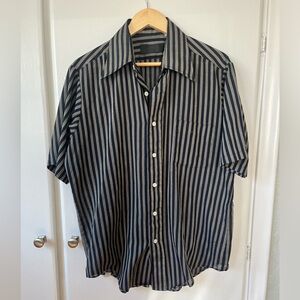 Vintage short sleeve button-down. No tag.